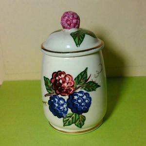 KNOTT'S BERRY FARM 5" Tall x 3"Wide Hand-Painted